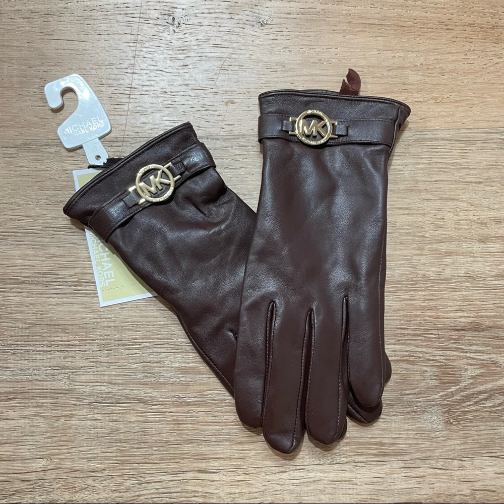 NWT Michael Kors brown leather gloves with touch tip